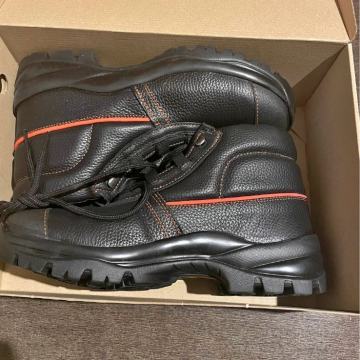 Radne cipele s metalnom kapicom ,velicina 44,vrlo udubne i lagane