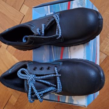 Radne cipele broj 39 SAFETIX sa kapicom