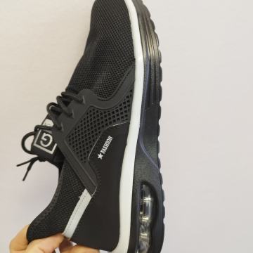 Radne tenisice sa kapicom (broj 46)