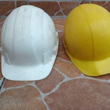RADNIČKA ZAŠTITNA KACIGA POVOLJNO,VIŠAK