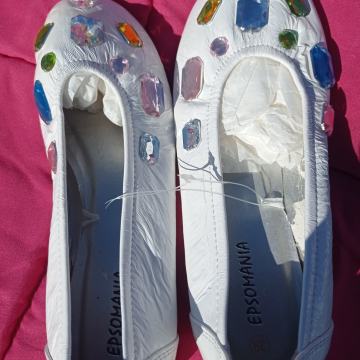 Balerinke br 39-Bijele ukrašene-Novo