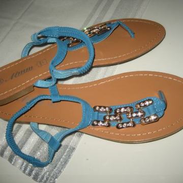 SANDALE BR.38 - NOVO S ETIKETOM