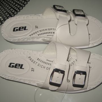 BIJELE ANATOMSKE PAPUČE BR. 37 - NOVO