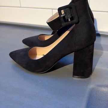 Crne antilop štikle, 36