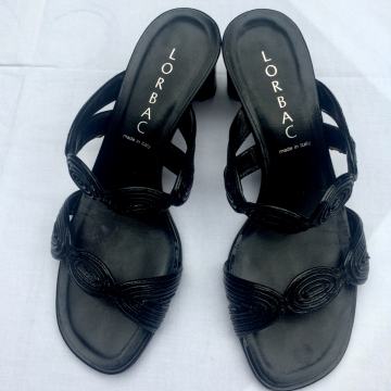 Crne kožne natikače broj 34