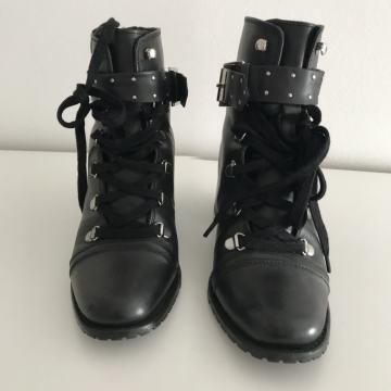 Kožne gležnjarice Asos, vel 37