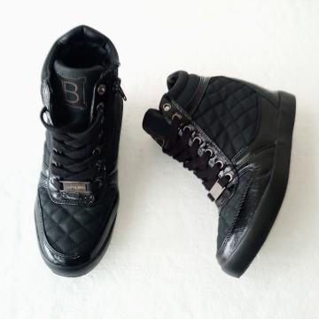 SNIŽENO! Laura Biagiotti gležnjače/ vel.37 (realno 36)