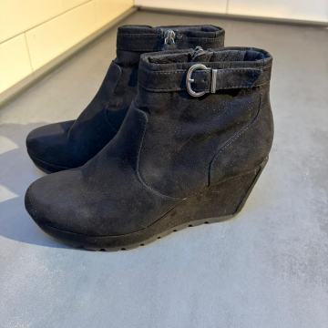 S Oliver cipele s punom petom, suede materijal, 36