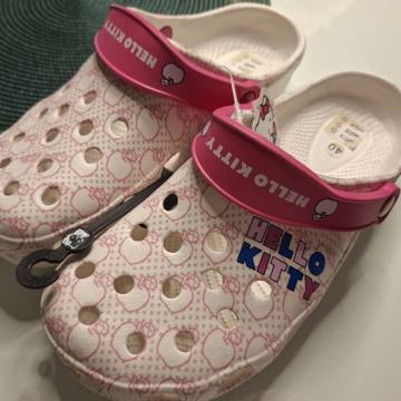 KROKSE PAPUČE NATIKAČE BR 40 - NOVO S ETIKETOM