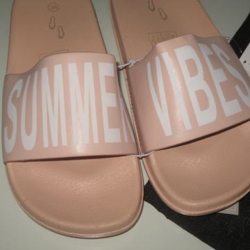 PAPUČE BR. 36 - NOVO