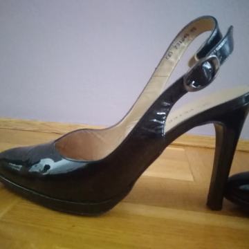 Peter Kaiser poluotvorene salonke