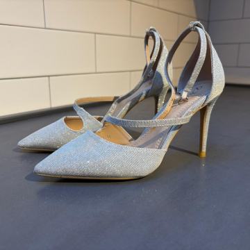 Srebrne šljokičaste štikle, 36