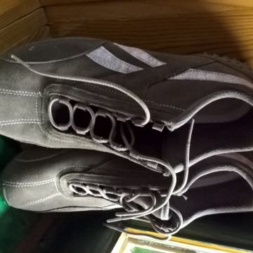 ŽENSKE TENISICE RBK br 42 KOŽNE