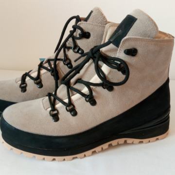 VIBRAM visoke sportske cipele vel.8 1/2 , 41