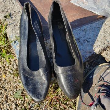 ŽENSKE CIPELE, POGODNE ZA FOLKLOR, CRNE