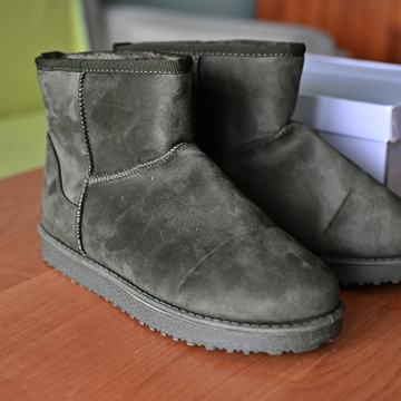 Ženske čizme zimske gležnjače br. 40 nove