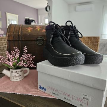 Ženske gležnjače 38