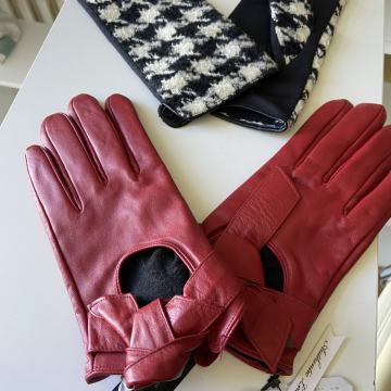 ženske rukavice crno bijele od tkanine