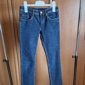 Dj. ženska garderoba, vel.140 /164 (3 haljine/6 € ili 3 traperice/6 €)