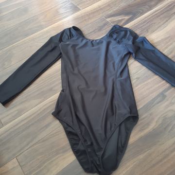 Dres triko s 36 crni balet ,ples