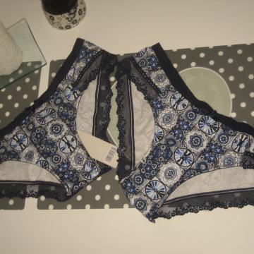 2 GAČICE NOVE  M/L OBOJE 5 EUR