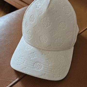 Guess nova bijela šilterica