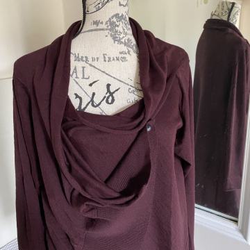 Bordo Kardigan asimetričan vel L+ lagan tanka vuna NOVO