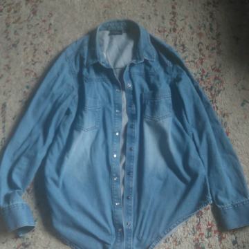 Kosulja i traperice 40/42,nike,jastuk,torbica.