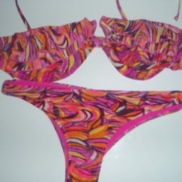 Kupaći kostim na volane h&m vl.40/44