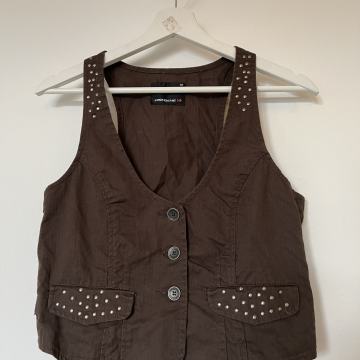 Prsluk smeđi  vl.M / RASPRODAJA