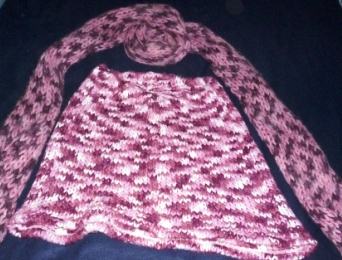 Topla vunena suknja i šal