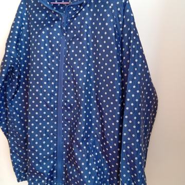 VJETROVKA TANKA KABANICA VEL M/L