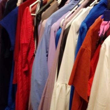 ŽENSKA ODJEĆA SVE PO 8 EURA