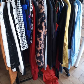 ŽENSKA ODJEĆA NOVA ...... SVE PO 8 EURA