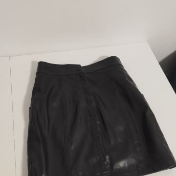 Ženska suknja H&M Vel.38 Očuvano