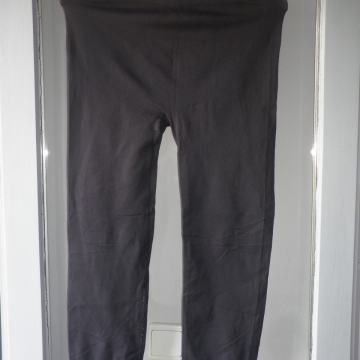 ŽENSKE LAGANE KAPRI TAJICE 34 - 36 S