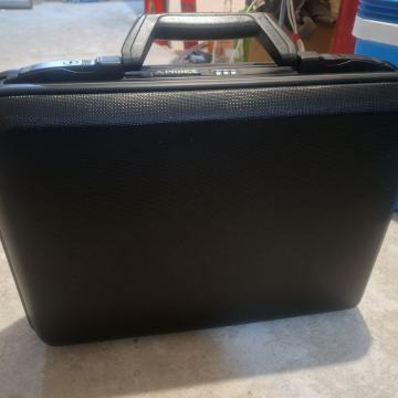 Aktovka - poslovni kofer (tvrdi) Prince očuvano