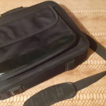 Belkin torba za laptop 35x47x8 kvalitetna