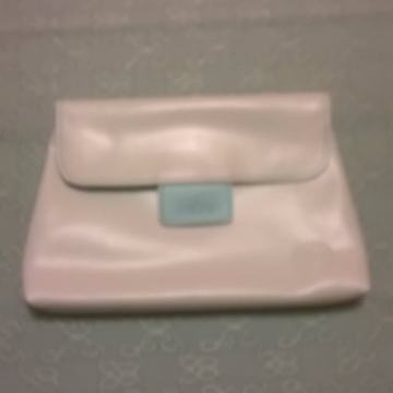 BIJELA KOZMETIČKA TORBICA