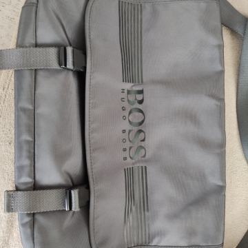 BOSS torba za laptop...kao nova