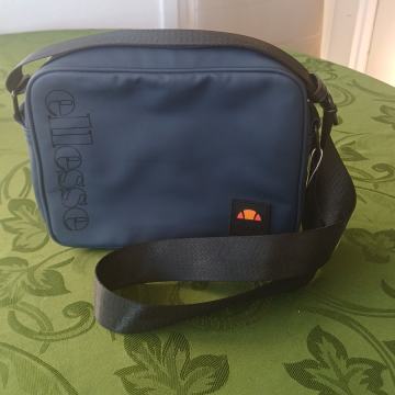 ellesse crosby torbica