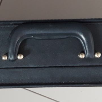 Kofer kožni,crni 33x46x10 cm na šifru,kao nov