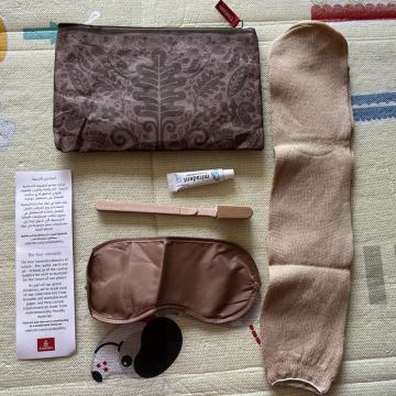 Kozmetička putna torbica sa priborom