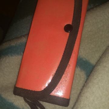 Kozmeticka torbica i torbica oko struka