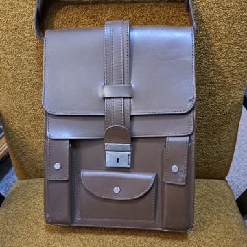 Kožna torba sa ručkom