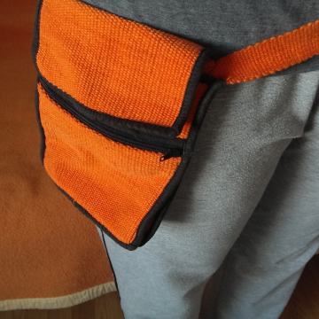 Mala narančasta torbica