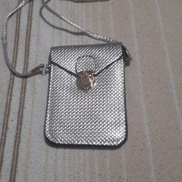 Mala torbica novo