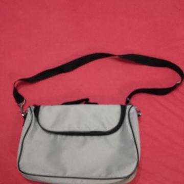 prodajen novu novcatu torbicu za toaletu