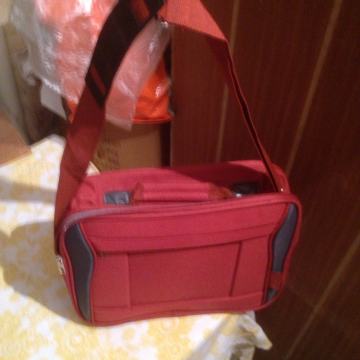 Ručna torba Najoleari nova!