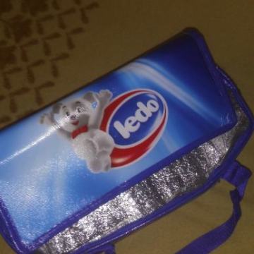 Termo torba nova,teniske loptice 3 komada.